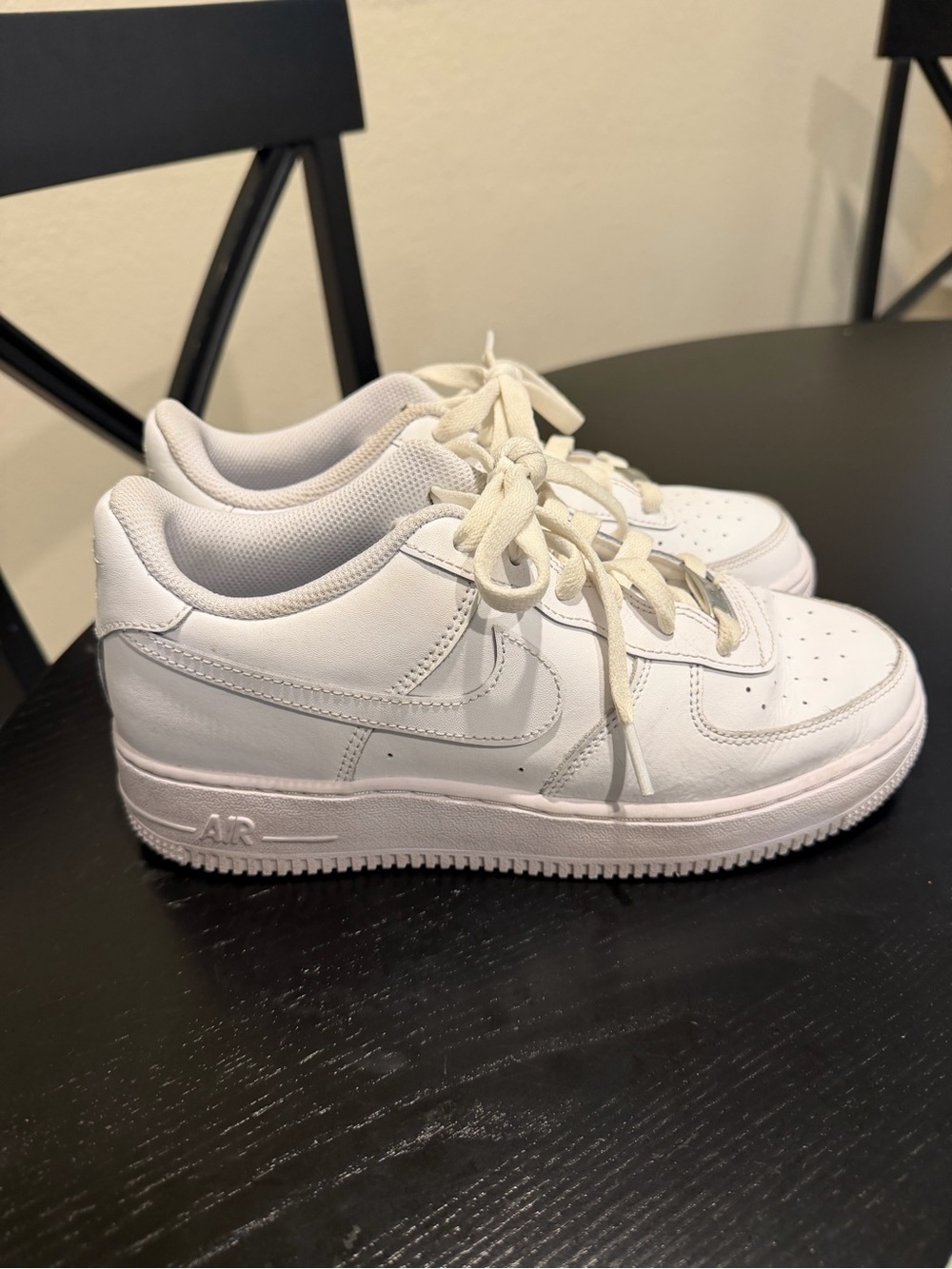 Nike Air Force 1 LE White Low-Top Leather Sneakers
